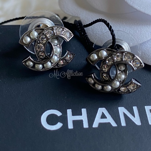 CHANEL Jewelry Chanel Nwt Cc Ruthenium Crystal Pearl Earrings